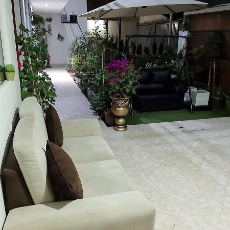 Hostal Caprichos Хуачо Екстериор снимка
