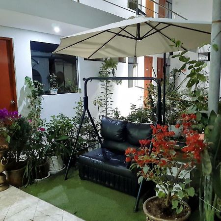 Hostal Caprichos Хуачо Екстериор снимка