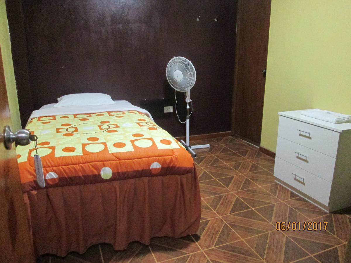 Hostal Caprichos Хуачо Екстериор снимка