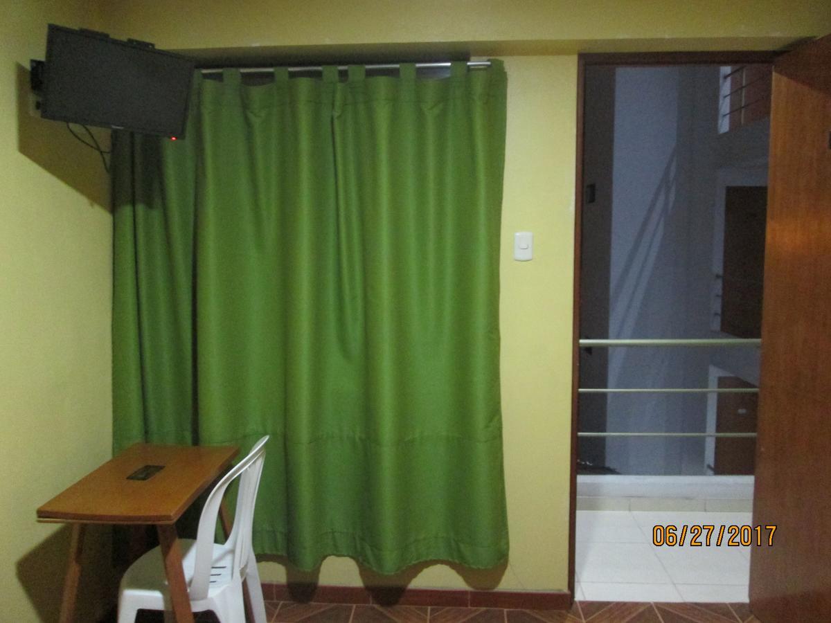 Hostal Caprichos Хуачо Екстериор снимка