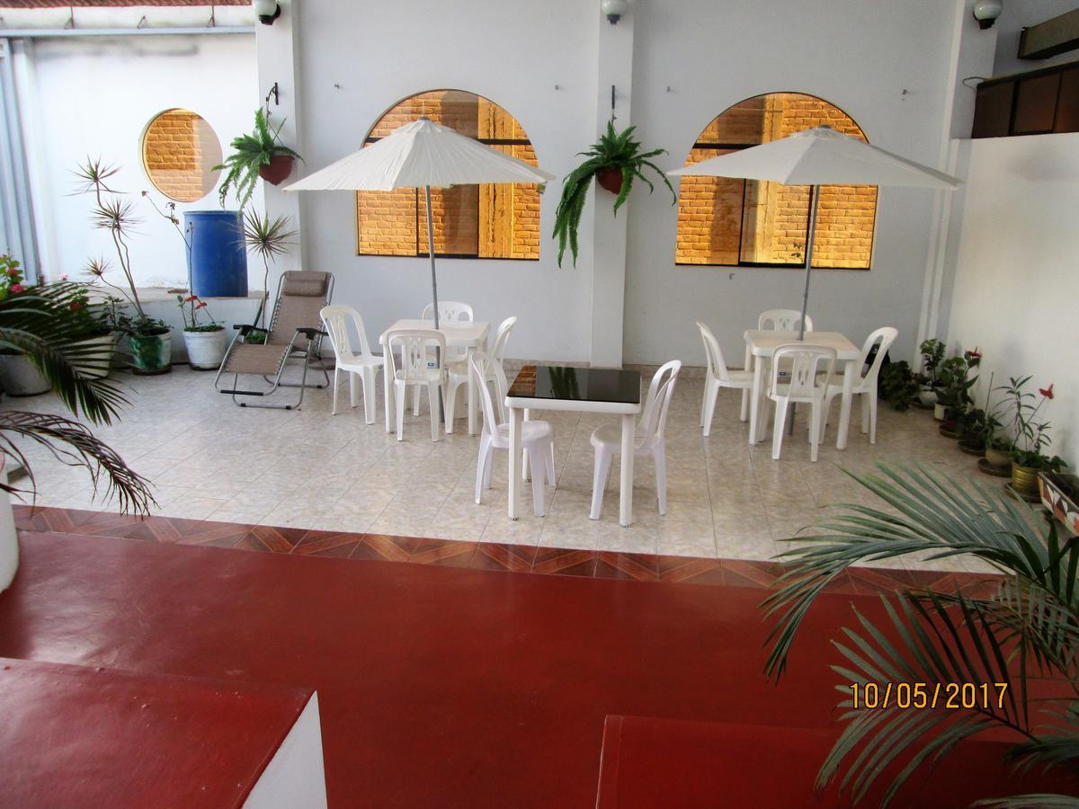 Hostal Caprichos Хуачо Екстериор снимка