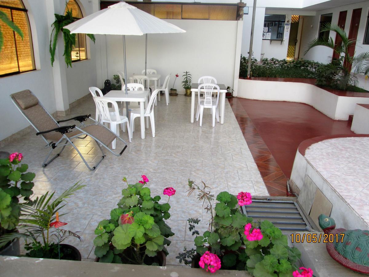 Hostal Caprichos Хуачо Екстериор снимка