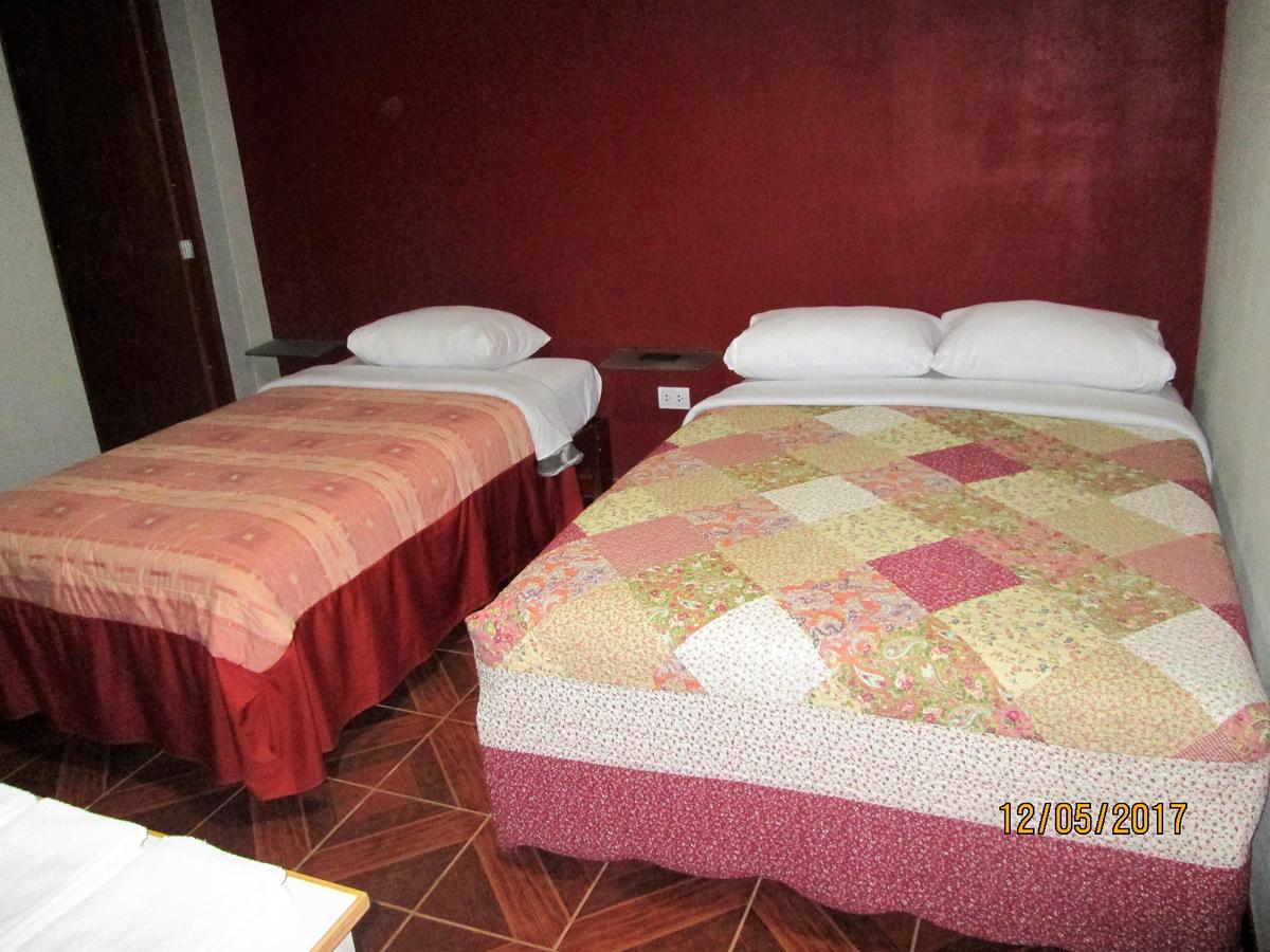 Hostal Caprichos Хуачо Екстериор снимка