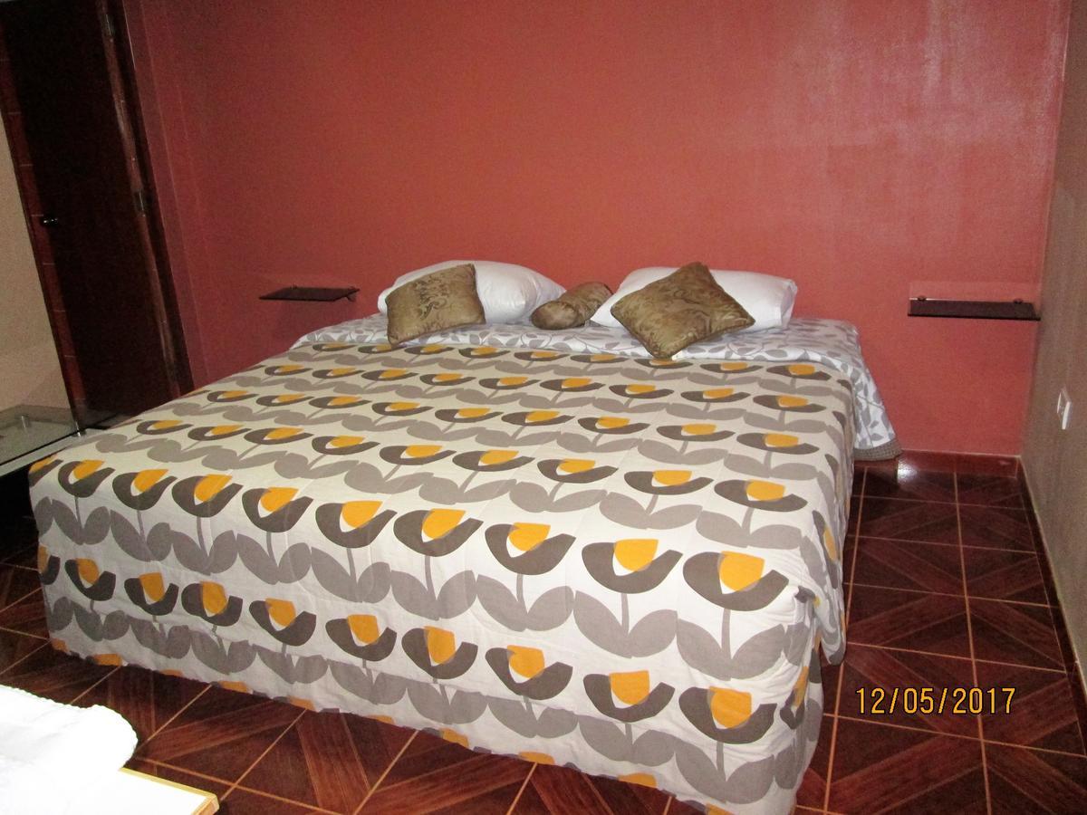 Hostal Caprichos Хуачо Екстериор снимка