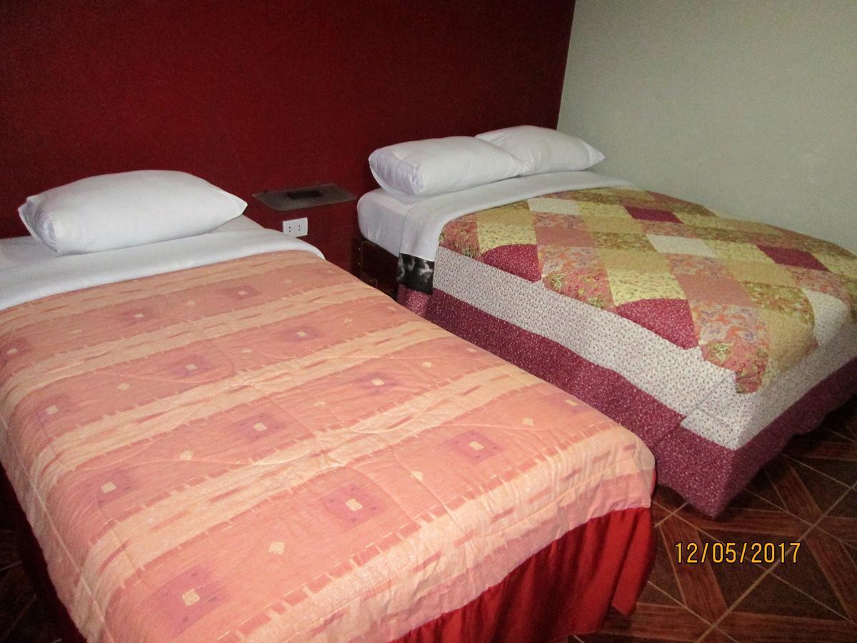 Hostal Caprichos Хуачо Екстериор снимка
