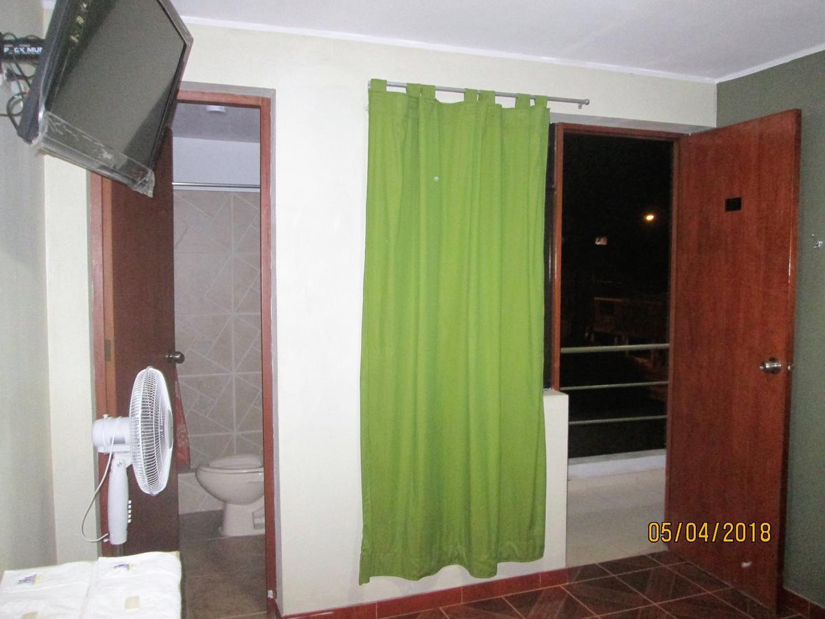 Hostal Caprichos Хуачо Екстериор снимка