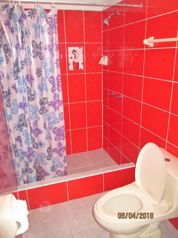 Hostal Caprichos Хуачо Екстериор снимка
