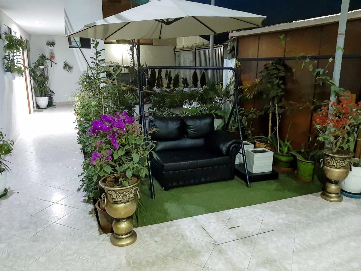 Hostal Caprichos Хуачо Екстериор снимка
